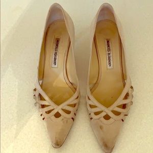 Manolo Blahnik Pointed Toe Cream Suede Heels